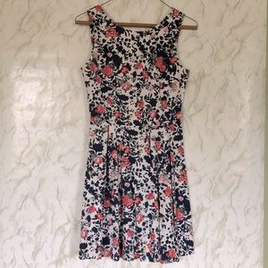 XS Scoop Neck Summer Dress